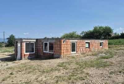 Casă cu 2 camere cu Teren 800 Mp în Coaș - 4