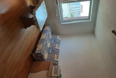 Apartament cu 3 camere semidecomandat în Gării - 3