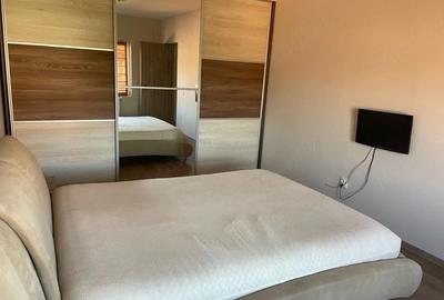 Apartament cu 3 camere semidecomandat în Dumbrăvița