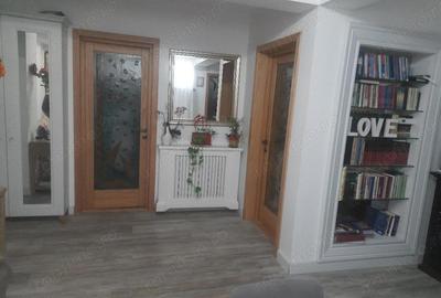 Spațiu comercial, de 170 mp, în Central - 4