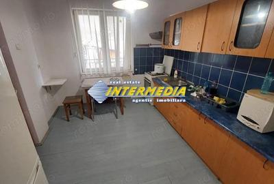 Casă cu Teren 600 Mp în Cetate - 2