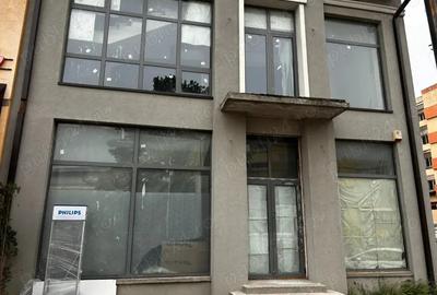 Spatiu comercial de inchiriat Str. Cuza Voda vis a vis de Primaria Buzau COMISION 0 - 3