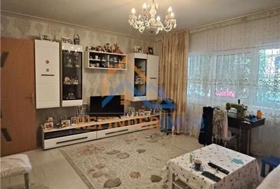 Apartament cu 3 camere de vanzare, zona Titan - 1