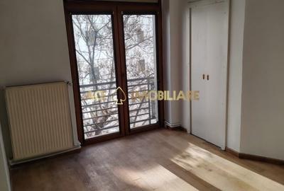 Apartament cu 6 camere decomandat, mobilat în Victoriei - 8