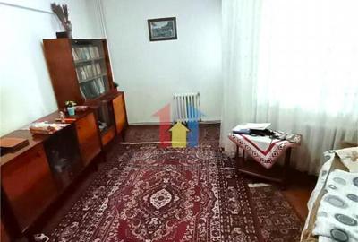 Apartament cu 3 camere decomandat în Călărași - 9