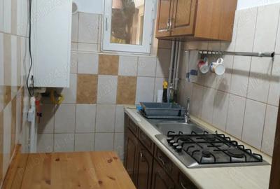 Proprietar, inchiriez (inclusiv sezon) apartament 2 canere decomandate, Ciresica, etaj intermediar - 6