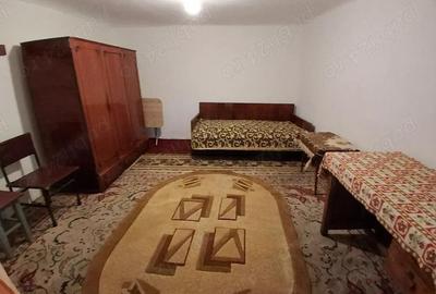 Inchiriez 3 camere -Casa- pe termen lung - 4