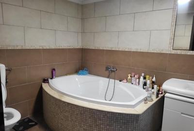 Casă cu 5 camere cu Teren 568 Mp în Gării