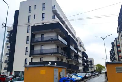 Apartament cu 3 camere decomandat, mobilat în Metalurgiei