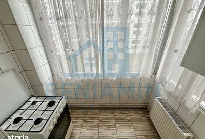 Apartament cu 2 camere decomandat în Florilor - 2