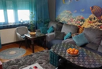 Vand apartament 3 camere decomandat,Dezrobirii,Bl. IS