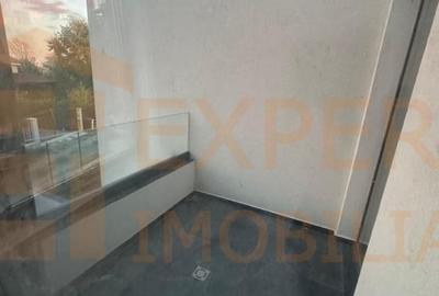 Vila deosebita de vanzare - zona Mamaia Nord pe malul lacului - 7