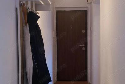 Apartament cu 2 camere nedecomandat, mobilat în Tractorul