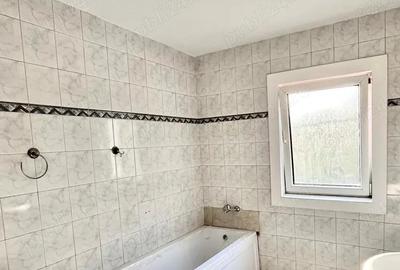 Casă cu 5 camere cu Teren 140 Mp în Lipovei