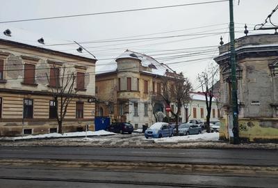 Cattering,Maria SAD.La 10 m de Bv.16 Dec.1989 str Motilor nr 3.Intrare strada demisol 90mp - 2