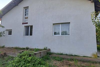 Casă cu 5 camere în Slătioarele - 8