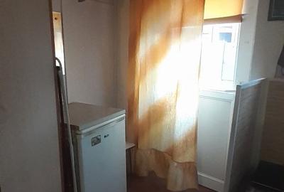 Garsonieră semidecomandată în Micro 5 - 2