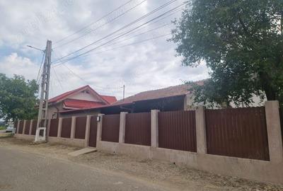 Casă cu 4 camere în Mărăcineni - 2