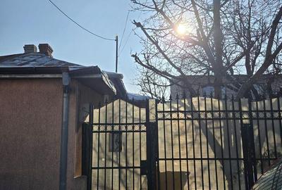 Teren de 300 mp, în Central - 2