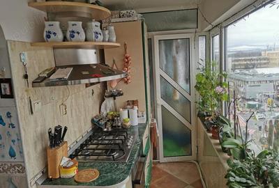 Apartament cu 3 camere decomandat în Central - 9