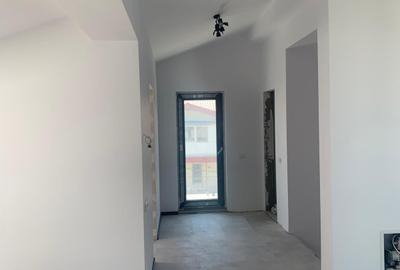 Casă cu 5 camere cu Canalizare în Voluntari - 3