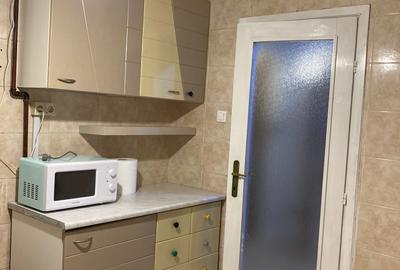 Apartament cu 3 camere semidecomandat, mobilat în Favorit - 9