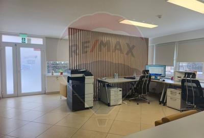 Spatiu servicii, 120mp, parcari, la strada, comision 0 - 4