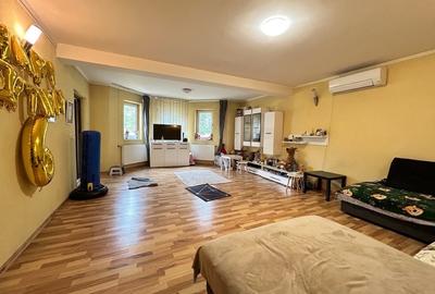 Casă individuală cu 7 camere cu Canalizare în Central - 3
