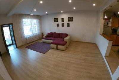 Casă individuală cu 5 camere cu Canalizare în Central - 2