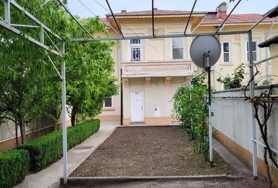 Casă individuală cu 4 camere cu Canalizare în Tineretului - 1