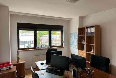 Apartament cu 4 camere decomandat, mobilat în Cotroceni - 9