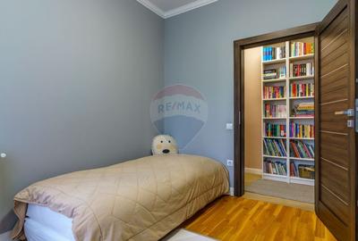 Apartament cu 3 camere de vânzare în zona Semicentral - 12