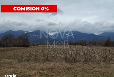 Teren de 2100 mp, în Central