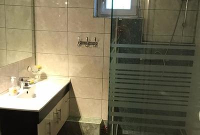Apartament cu 3 camere decomandat, mobilat în Drumul Taberei