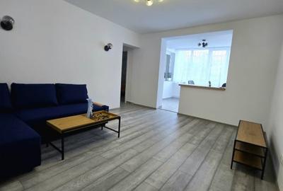 Apartament cu 3 camere decomandat, mobilat în Faleza Nord