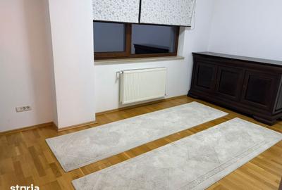 Apartament cu 3 camere decomandat, mobilat în Trocadero