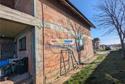 Adunatii Copaceni vila P+1 ,5 camere,suprafata 165 mp, teren 1300 mp - 17