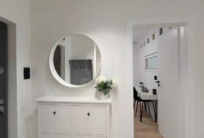 Apartament cu 3 camere semidecomandat în Florești