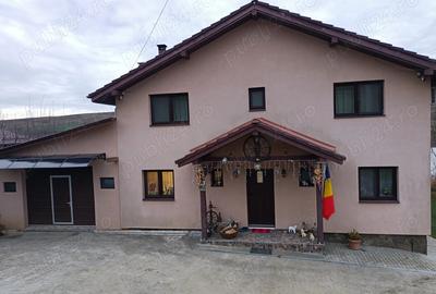 Casă cu 6 camere cu Teren 800 Mp în Central - 7