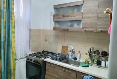 Casă cu 3 camere cu Teren 300 Mp în Central - 2