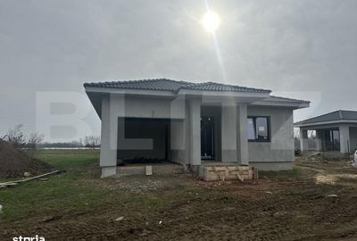 Casă cu 4 camere cu Teren 520 Mp în Păulești - 1