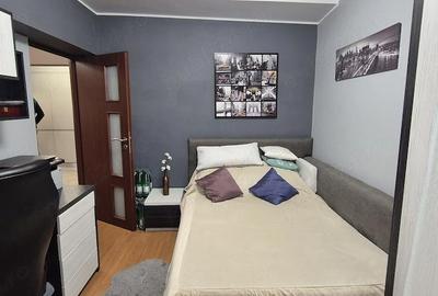 Apartament cu 4 camere decomandat în CET - 15