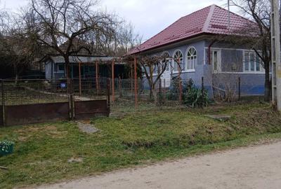 Casă cu 2 camere în Legii - 4