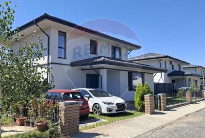 Casă individuală cu 4 camere cu Teren 420 Mp în Domnești