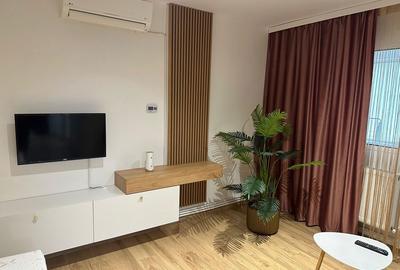 Garsonieră decomandată în Ultimul leu