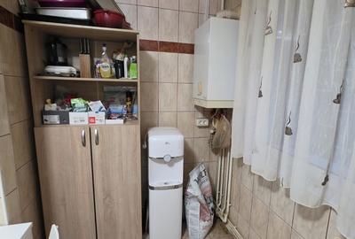 Apartament cu 4 camere decomandat, mobilat în Titan - 11