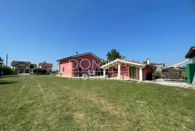 Casă cu 7 camere cu Teren 1717 Mp în Drăguțești - 2