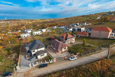 De vânzare casă cu 5 camere, în zona de dealuri, str. Răspântiilor - 22
