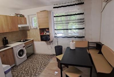 Apartament cu 3 camere semidecomandat în Uiești - 4