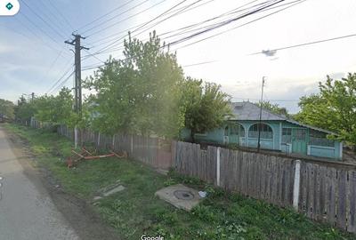 Casă cu Teren 1304 Mp în Păușești